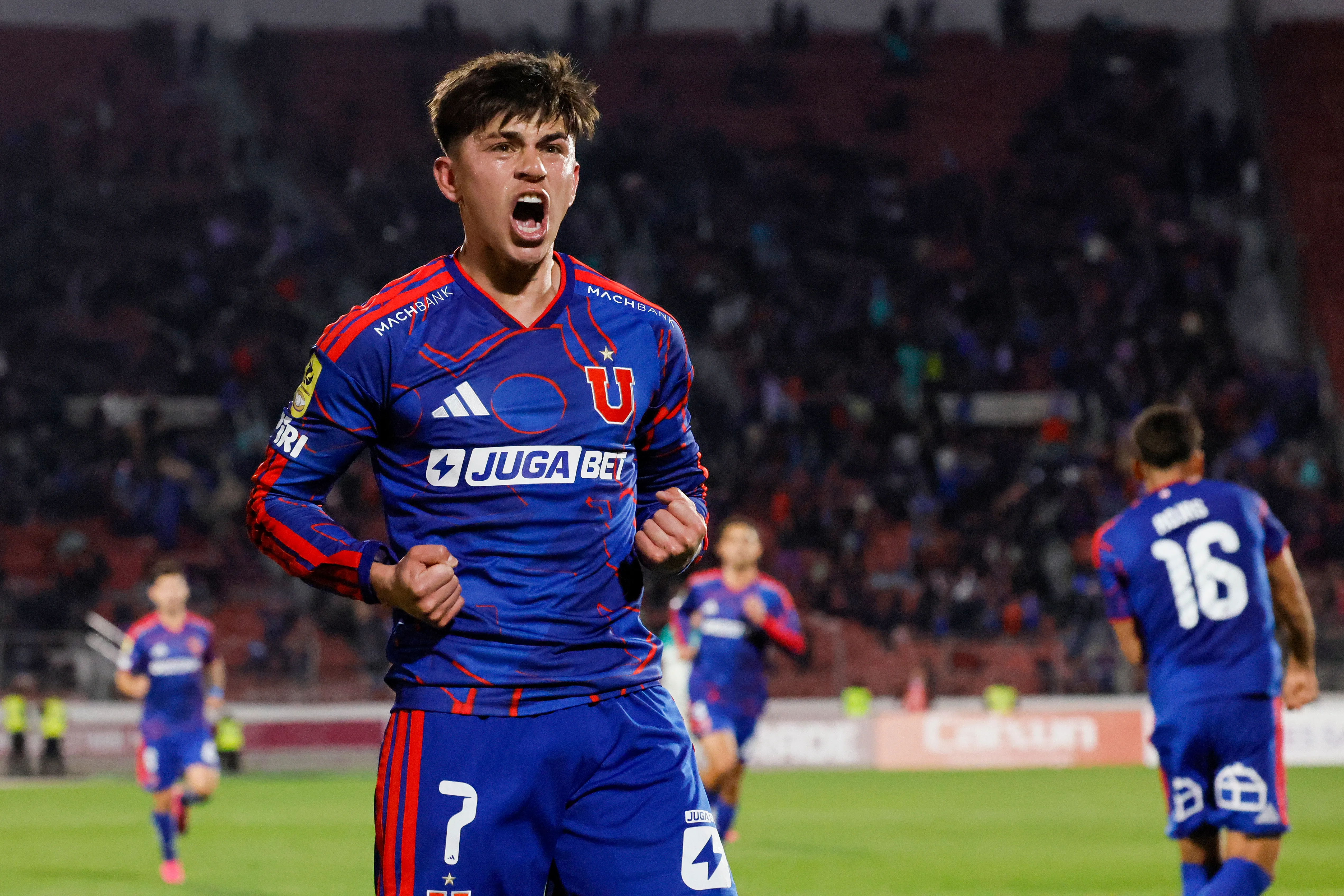 Maximiliano Guerrero no le hace mucho caso a las críticas. (Imagen: Photosport)