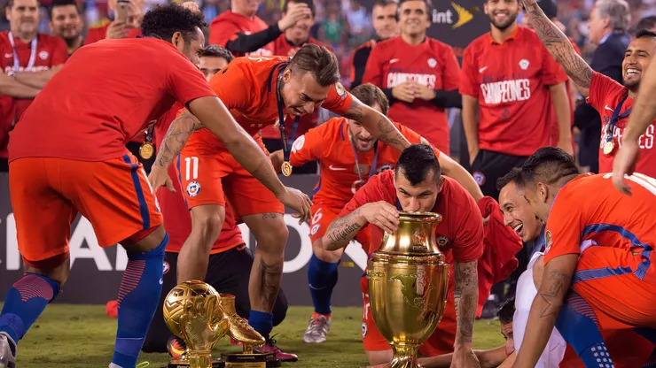 Este emblema de la Selección Chilena piensa en el adiós del fútbol.