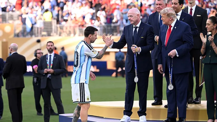 La FIFA le suelta la mano a Argentina.