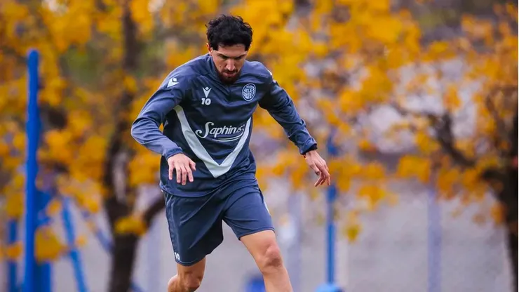 Diego Valdés se sigue acercando a Colo Colo. (Foto: @velez)