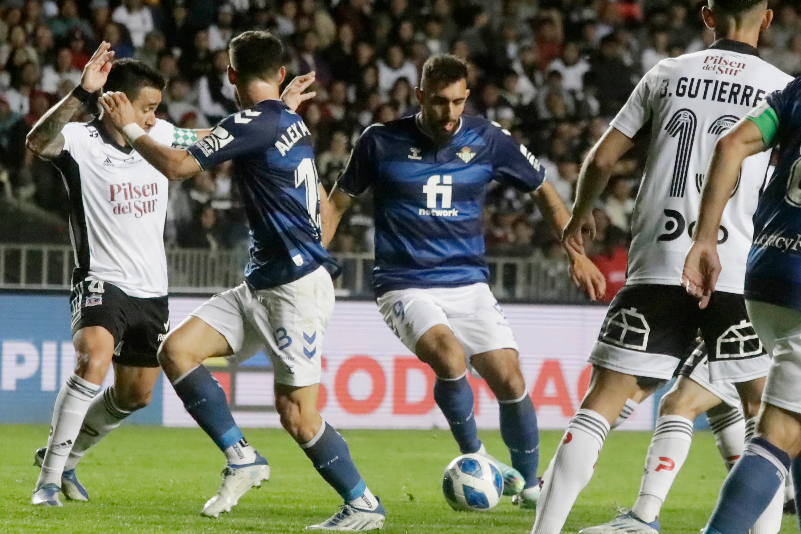 Borja Iglesias enfrentó a Colo Colo en 2022. (Foto: Eduardo Fortes/PHOTOSPORT)
