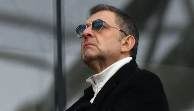 Aníbal Mosa se molestó por el cambio de condiciones de Santiago Mele. (Foto: Photosport)