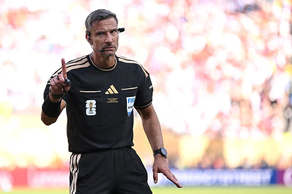 Hinchas argentinos culpan a Slavko Vincic. | Foto: Getty Images