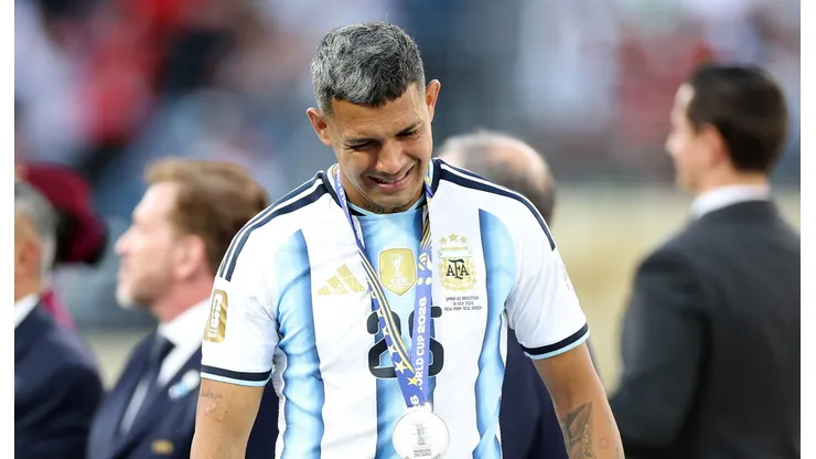 Facundo Medina visiblemente triste tras perder la final.