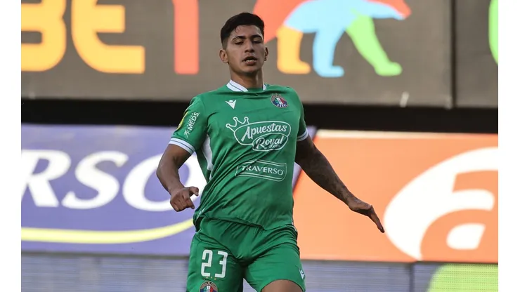 Matus continuará lejos del Campeonato Nacional.
