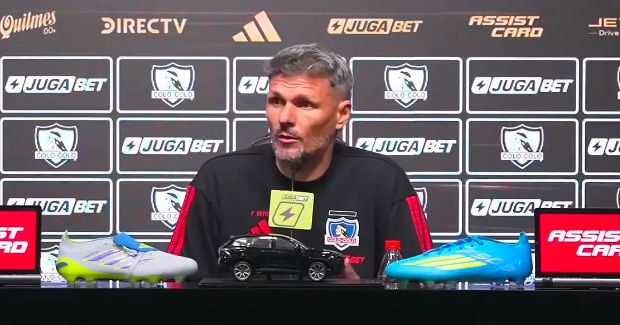 Fernando Ortiz en la conferencia de prensa post triunfo de Colo Colo. (Foto: Captura)