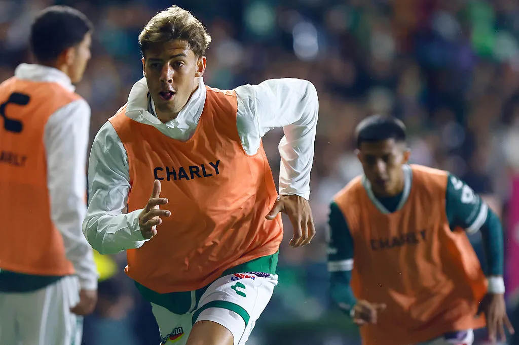 Valentín Gauthier todavía no estaría descartado en la U. | Foto: Getty Images