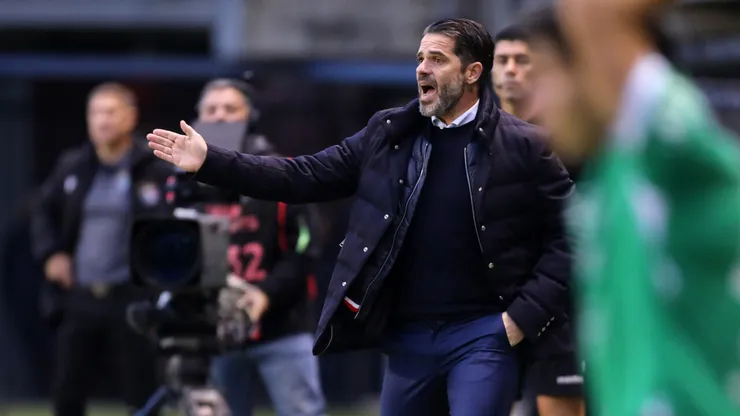 Fernando Gago destacó el triunfo que mete a la U en la lucha.