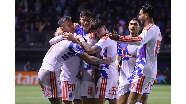 La U vence a Audax Italiano con partidazo de Eduardo Vargas.