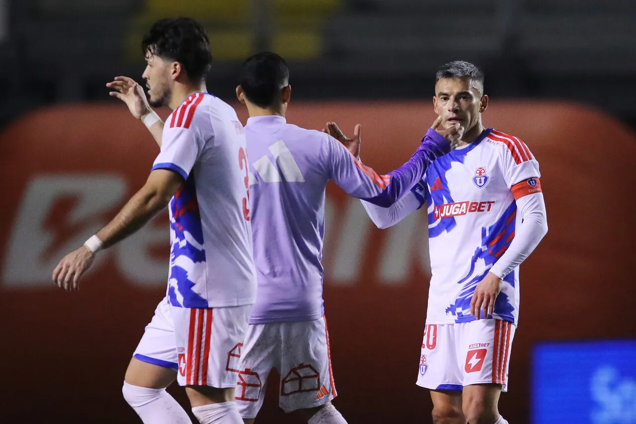 Díaz y sus loas a Aránguiz | Foto: Photosport