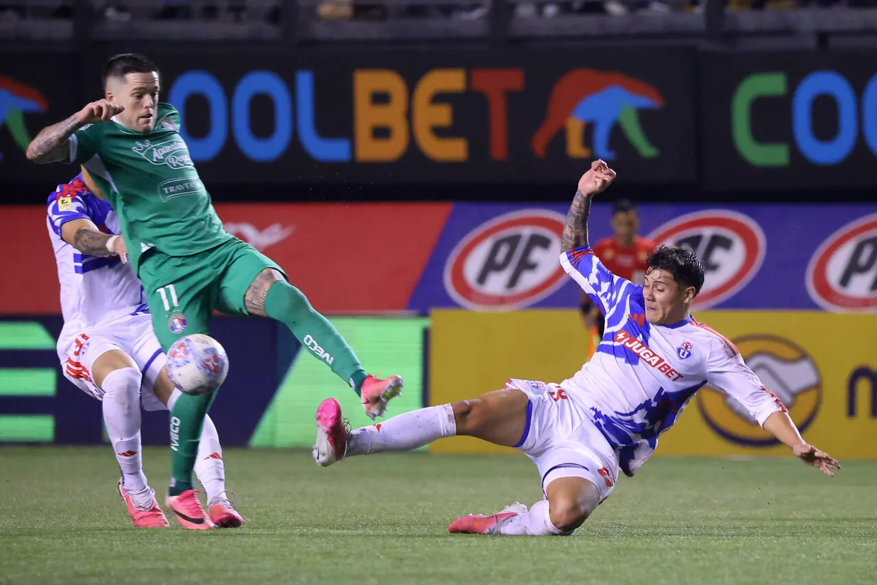 Barrera es elogiado por Caamaño | Foto: Photosport