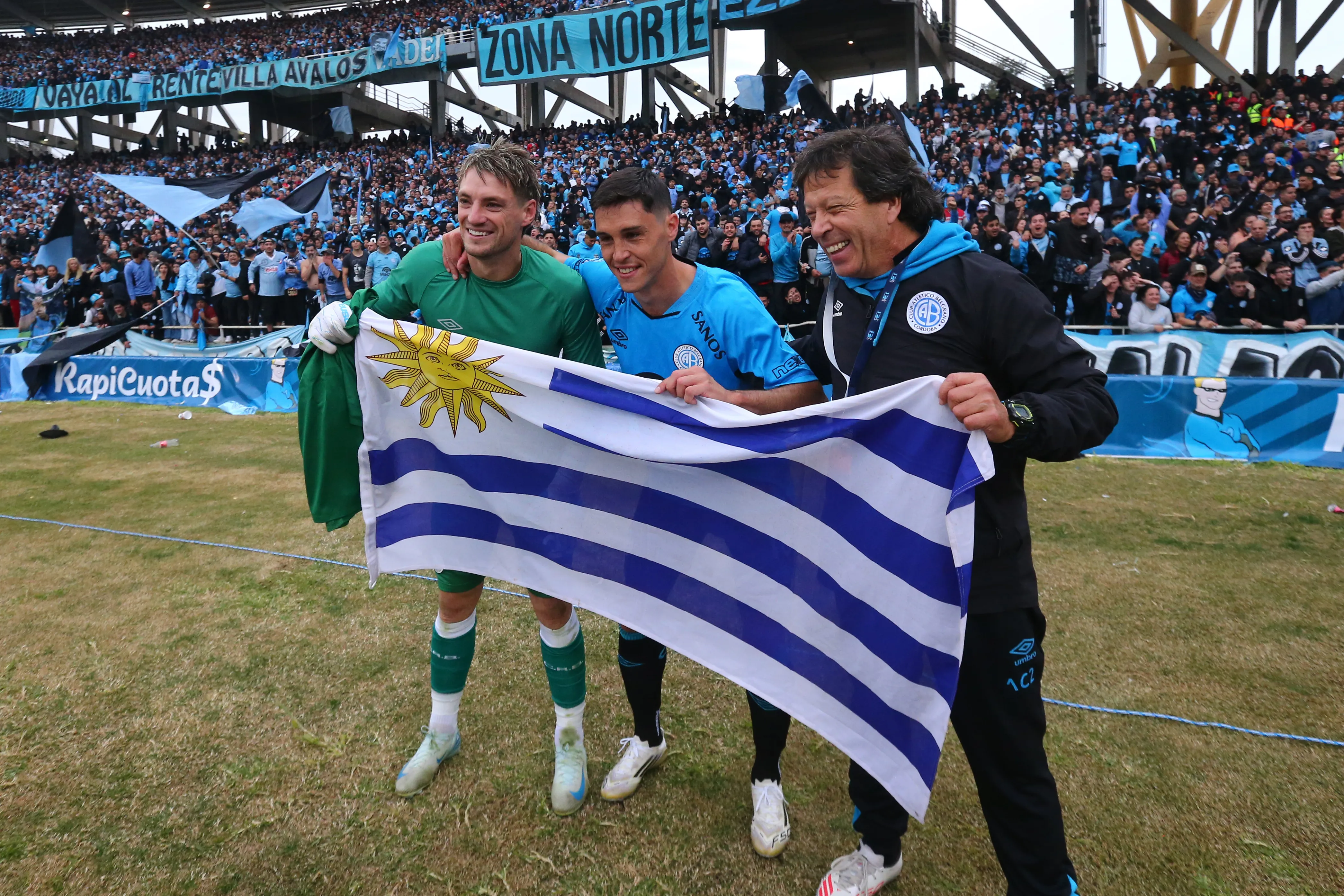 Cardozo levantó el título del Torneo Apertura 2026 con Belgrano de Córdoba | FOTO: Marcos Brindicci/Getty Images