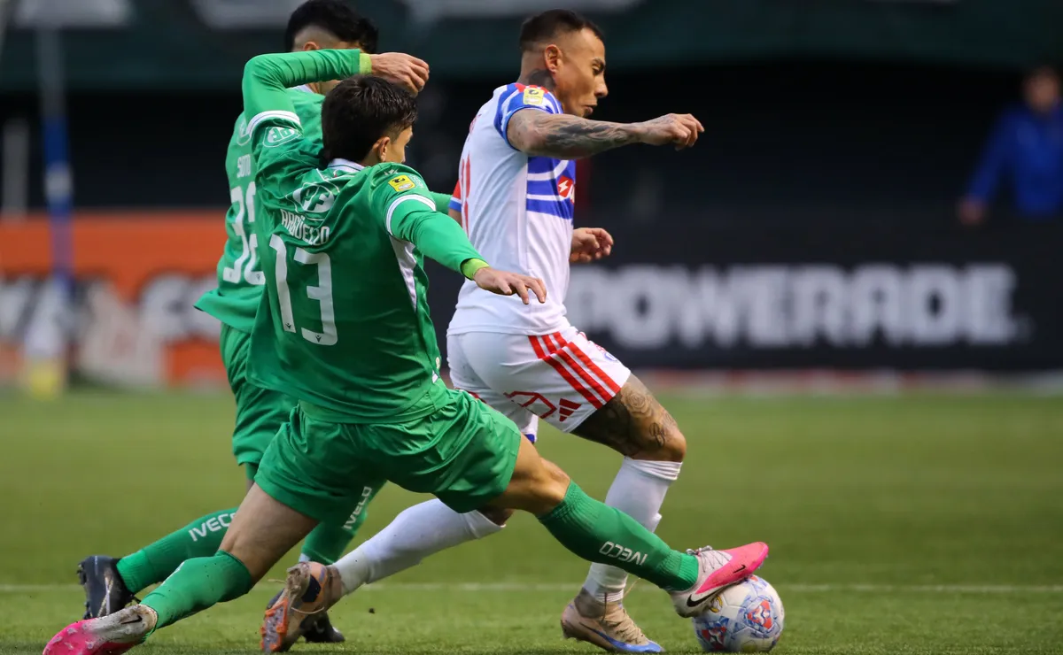 Maximiliano Guerrero se rinde ante la jerarquía de Eduardo Vargas en Universidad de Chile: “Es un..”