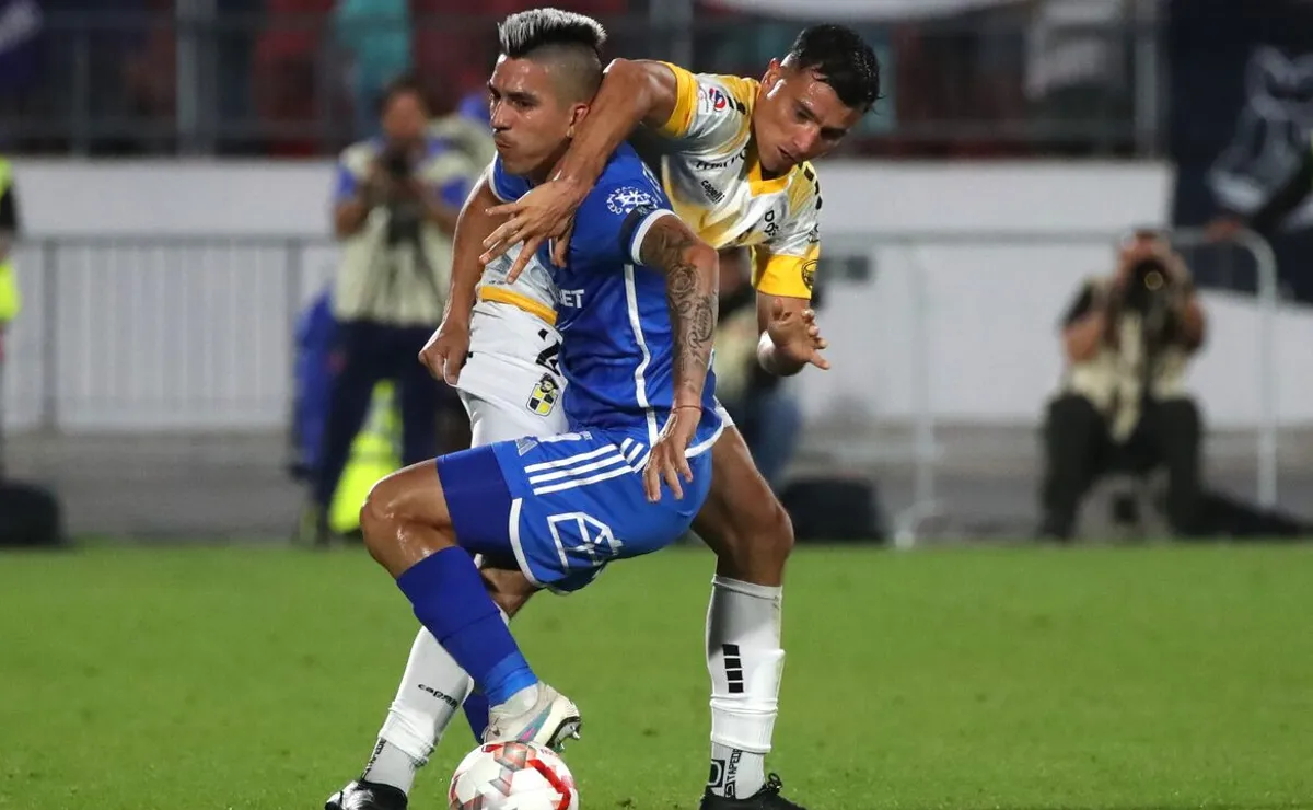 Ex Universidad de Chile aprueba a este posible refuerzo para la U: “Es muy fuerte y rápido”