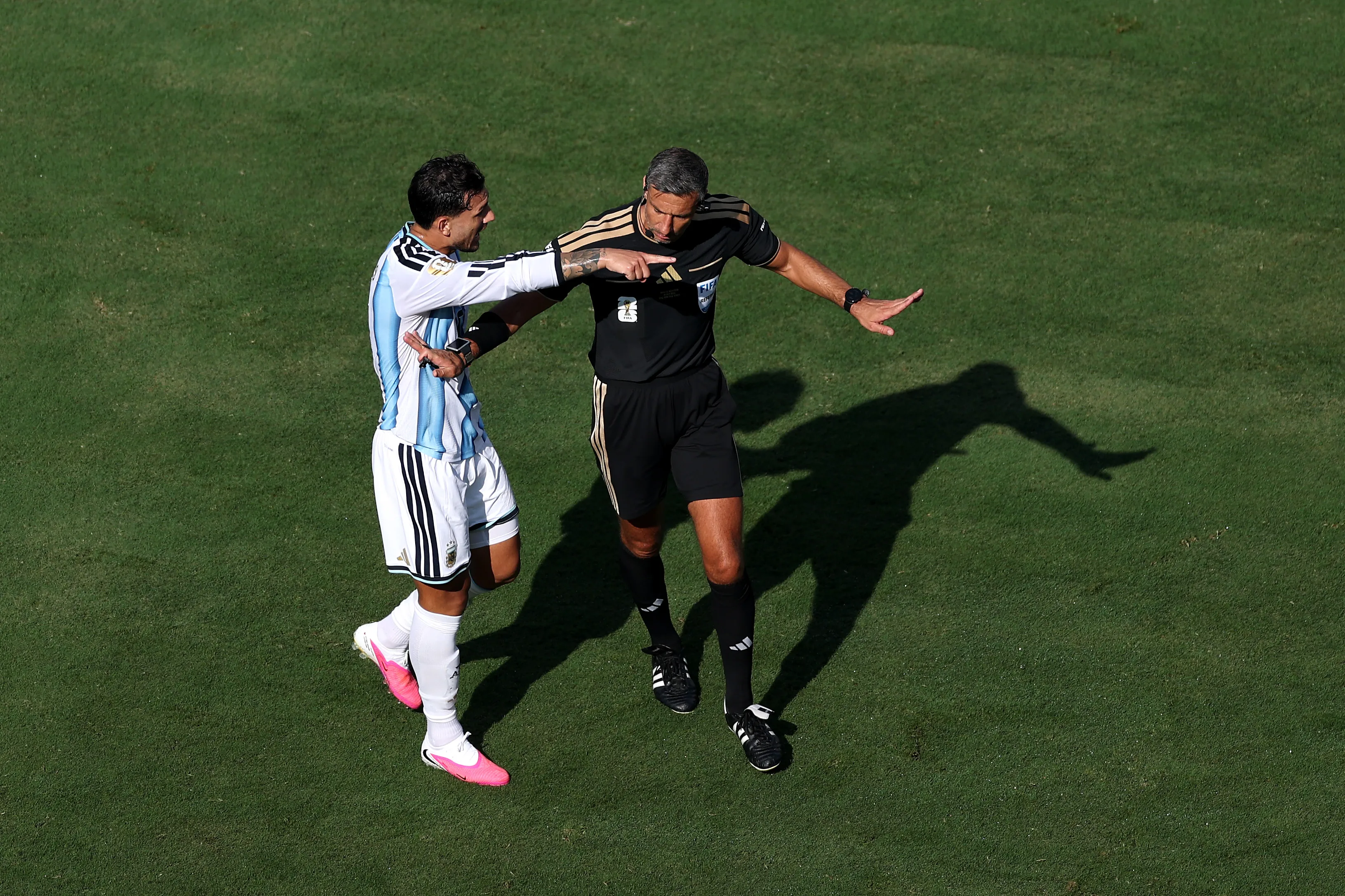 Leandro Paredes arriesga una severa sanción de la FIFA tras la Copa Mundial 2026. (Foto: Getty Images)
