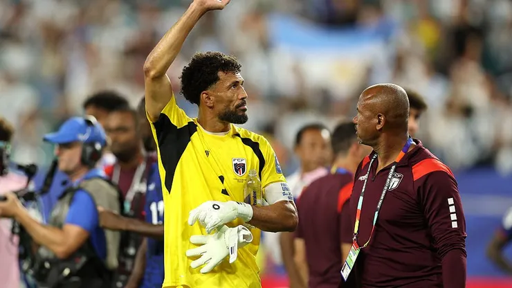 Vozinha se acerca a otro club mientras espera Colo Colo. (Foto: Michael Reaves/Getty Images)