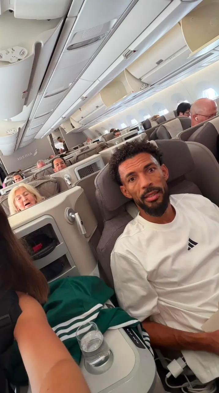 Vozinha en el avión rumbo a Chile. (Foto: Trini Correa)