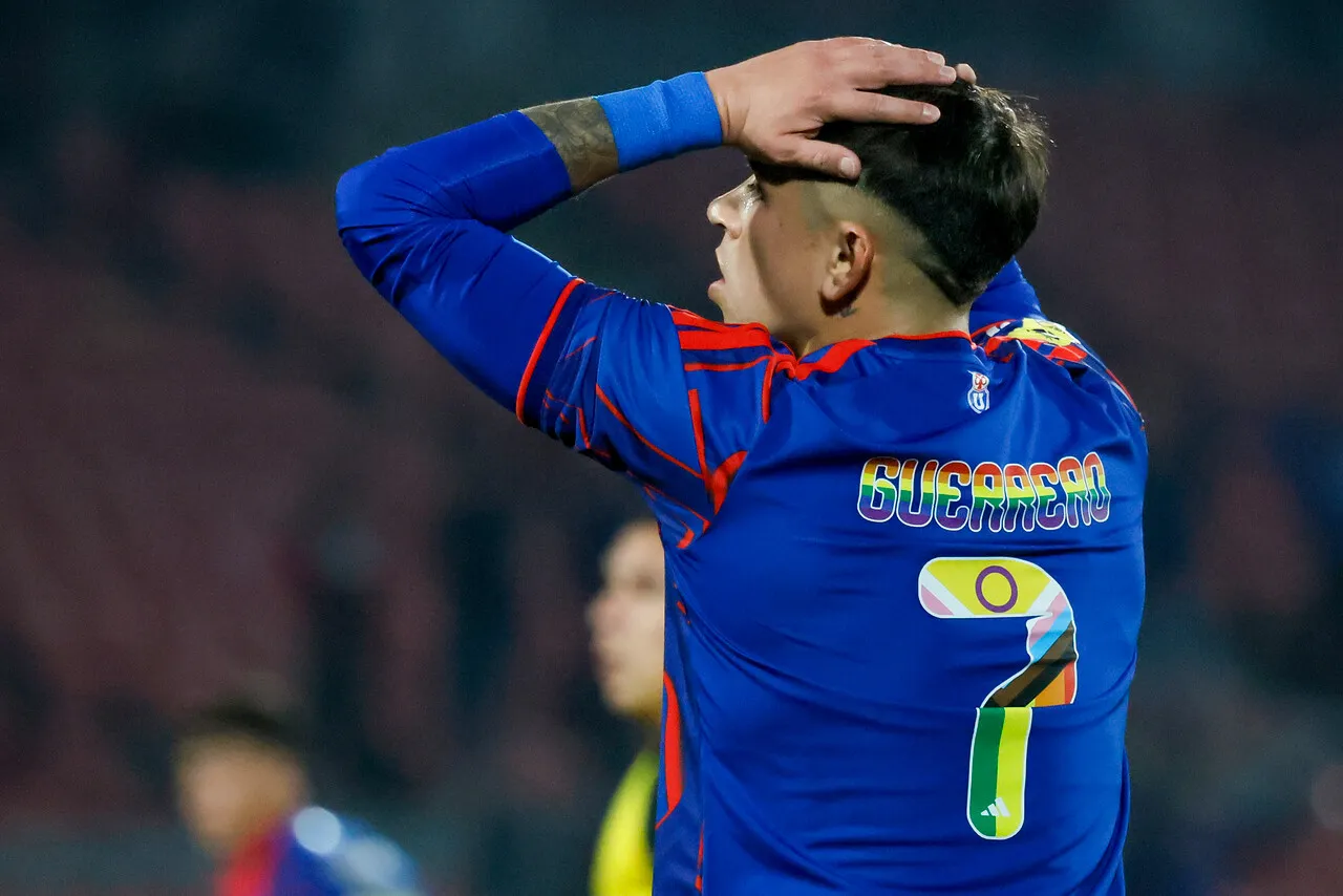 Los hinchas reventaron a Maxi Guerrero por su actuación ante Huachipato (Photosport).