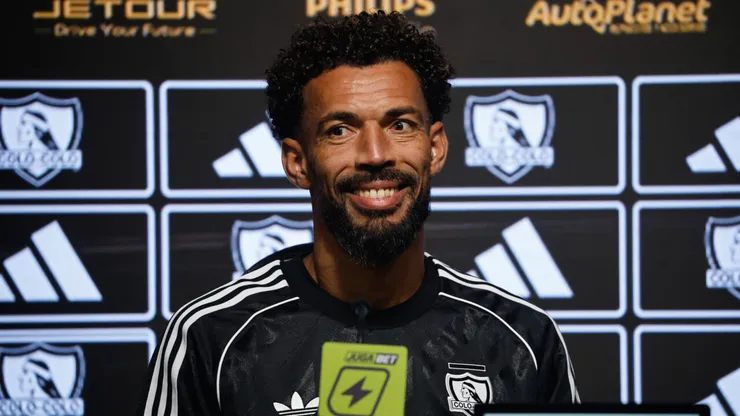 ¡Vozinha ya firmó en Colo Colo!