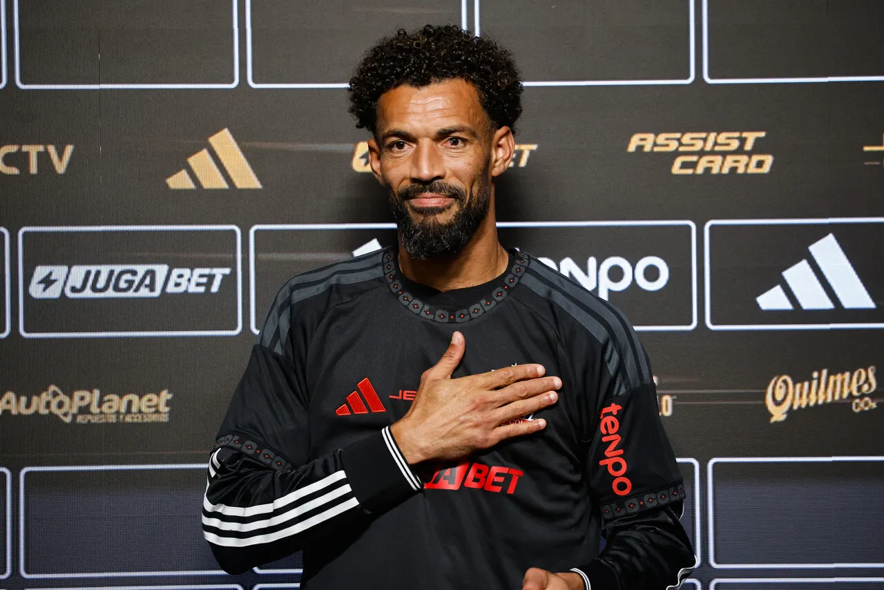 Pinilla alucina con el fichaje de Vozinha a Colo Colo | Foto: Photosport