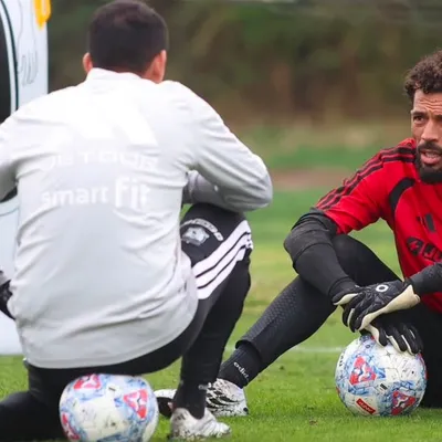 LO ÚLTIMO: ¡Cambio de planes para Vozinha en Colo Colo!
