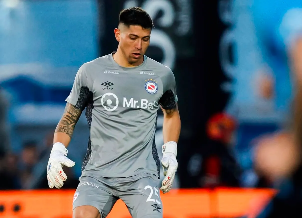 Brayan Cortés podría entrar en la operación por Maxi Romero.