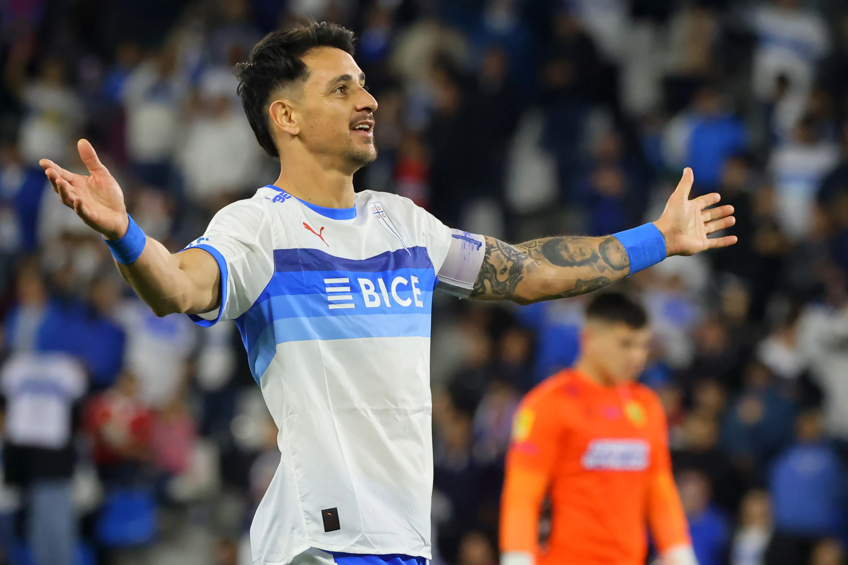 Universidad Católica va por la hazaña contra Estudiantes de La Plata. (Imagen: Photosport)