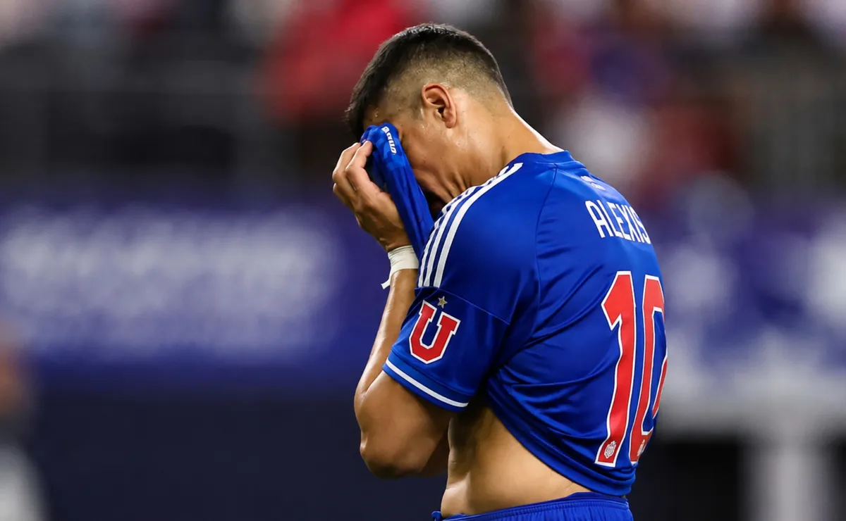 Un símbolo de la U se olvida para siempre de Alexis Sánchez: “Él quiso su carrera así”