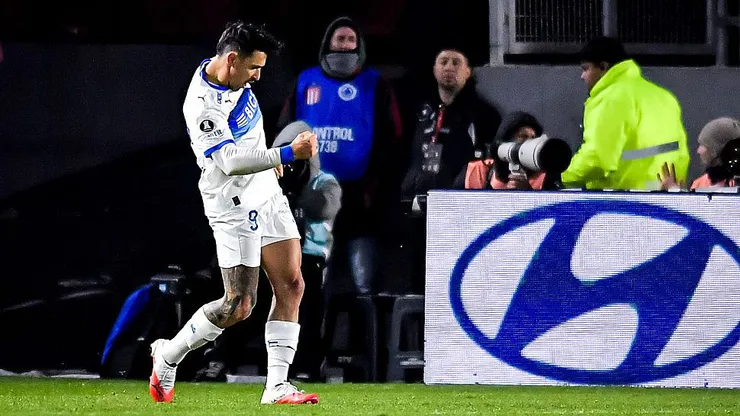 Fernando Zampedri volvió a ser el salvador de la UC. (Foto: Marcelo Endelli/Getty Images)