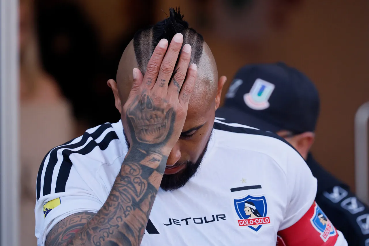 Colo Colo arriesga perder puntos por lío financiero (Photosport).
