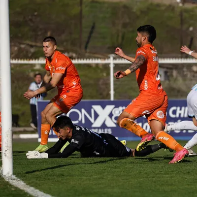 Cobreloa se enreda con Magallanes y la Primera B queda en llamas: ¡La tabla!