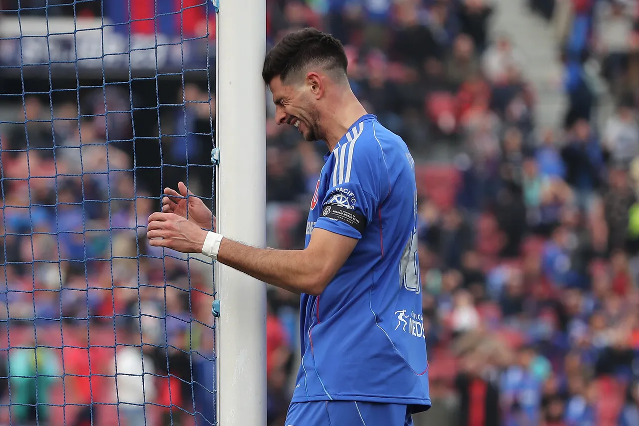 El ex azul sufre en México | Foto: Photosport