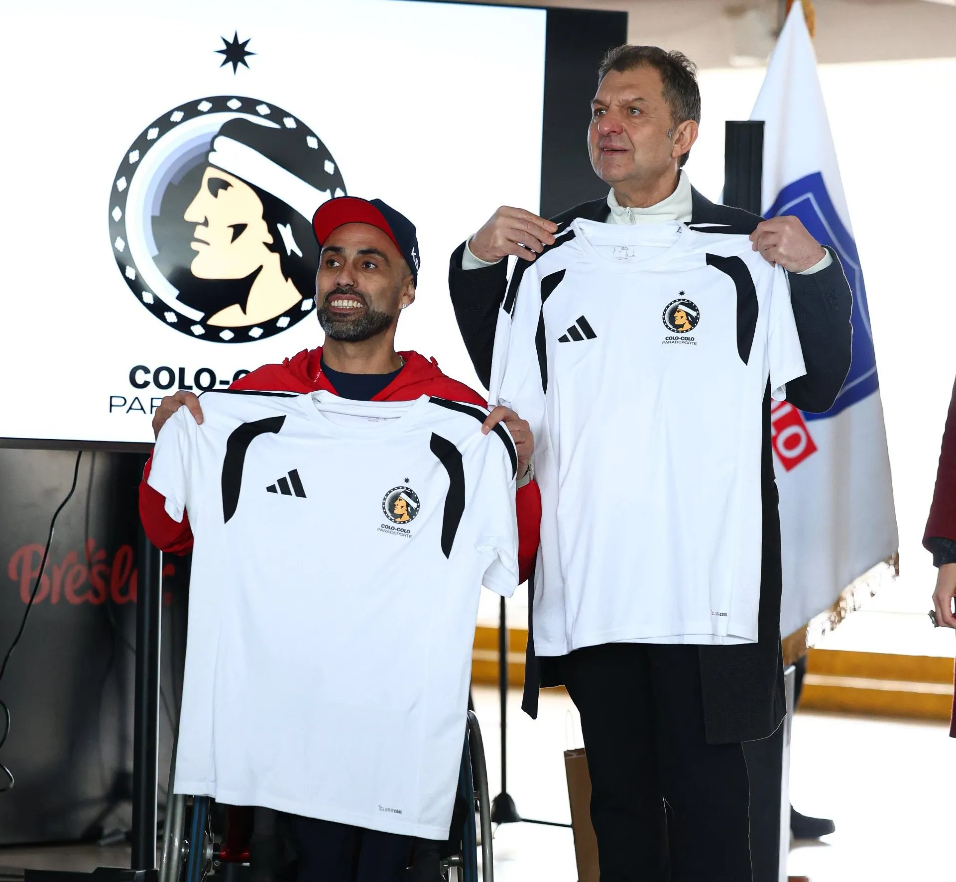 Aníbal Mosa en la presentación del área de Desarrollo Social y Comunidad de Colo Colo. (Foto: @ColoColo)
