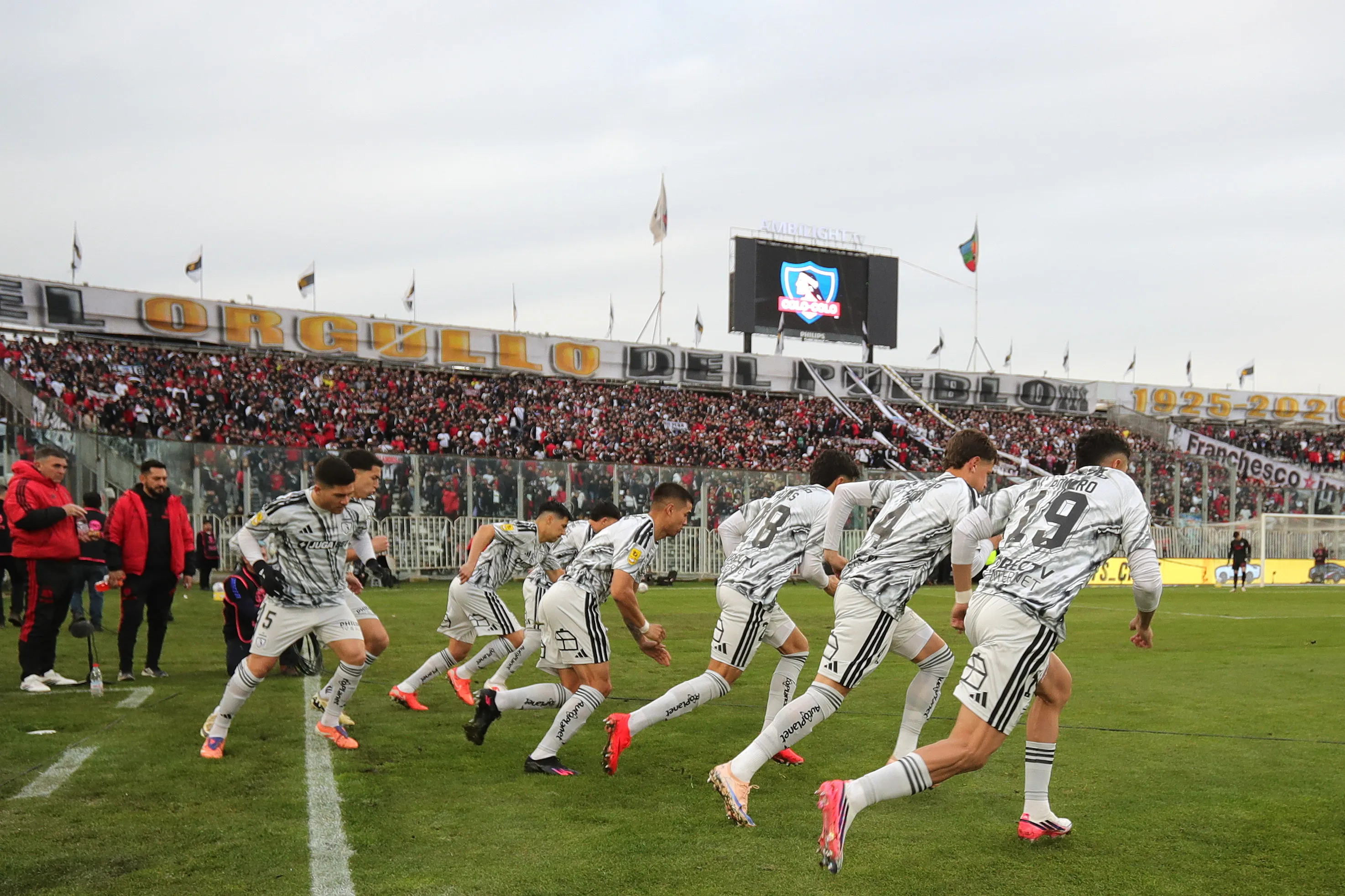 Arturo Vidal no quedó conforme con el Estadio Monumental. (Imagen: Photosport)
