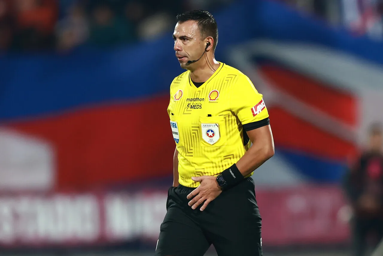 Lara será el árbitro del Superclásico | Foto: Photosport