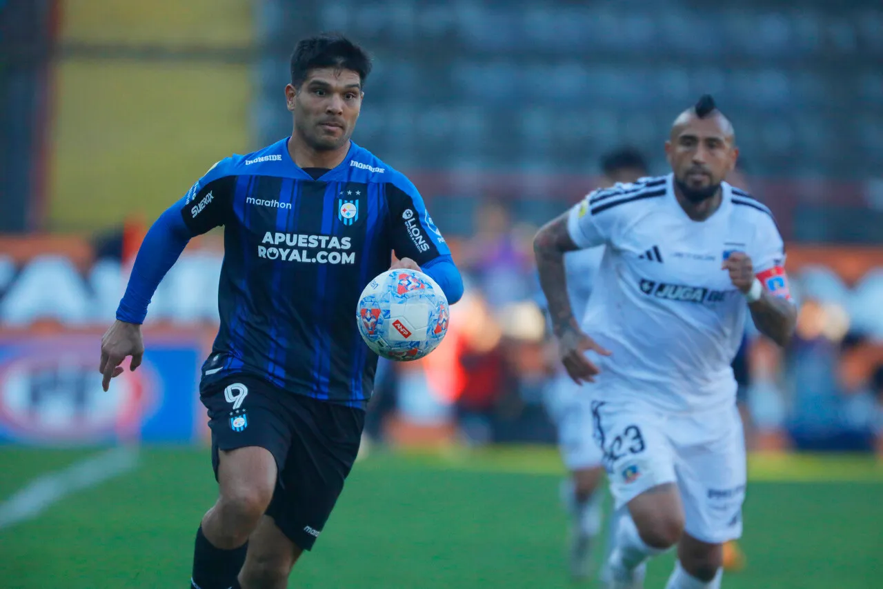 Huachipato y Colo Colo se jugará a inicios de septiembre en Collao (Photosport).