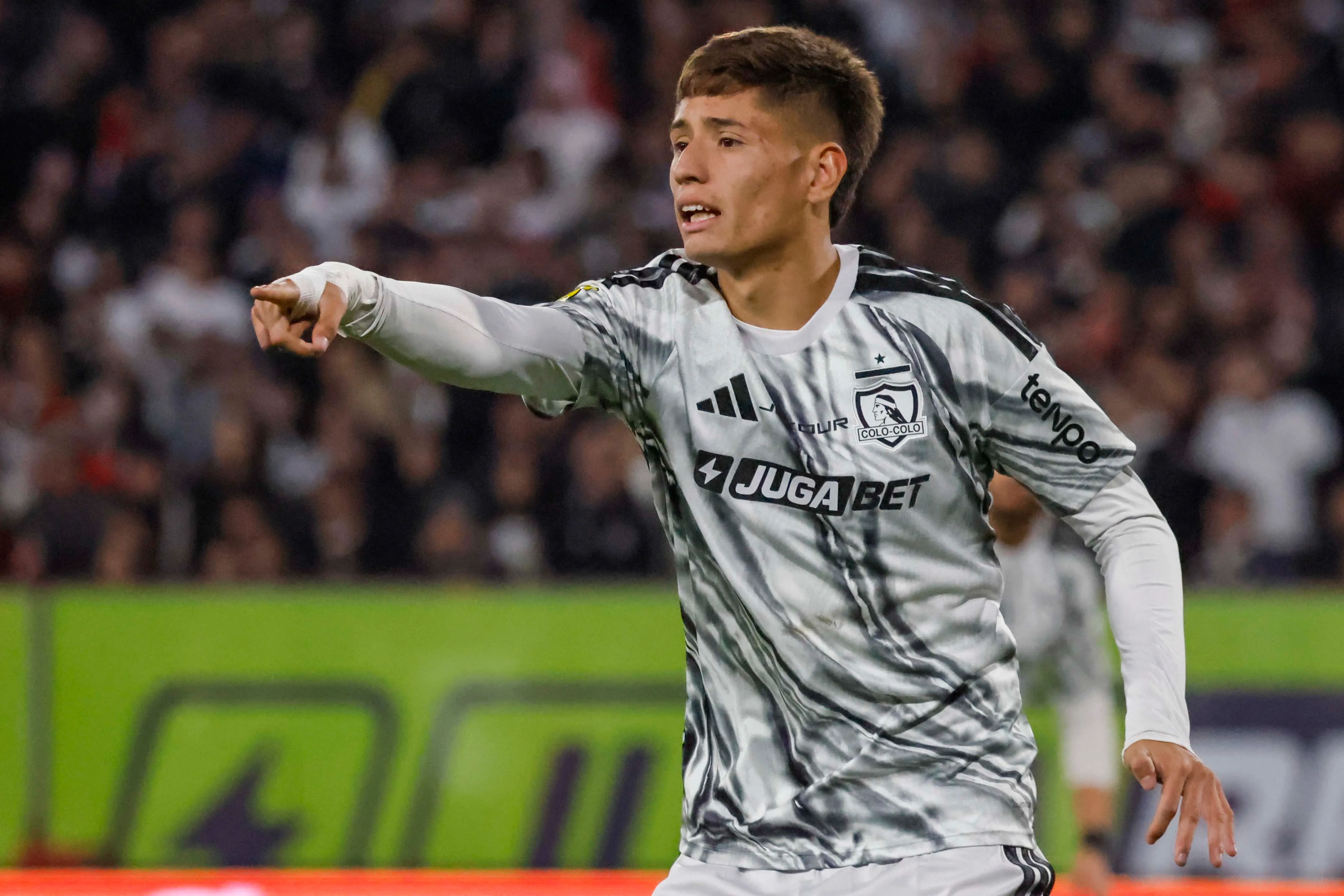 Iván Román quiere decir presente en Colo Colo vs. Universidad de Chile. (Imagen: Photosport)