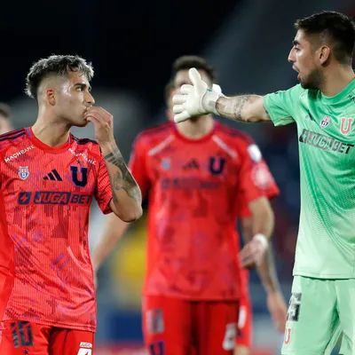 Gabriel Castellón despide a Lucas Assadi en Universidad de Chile