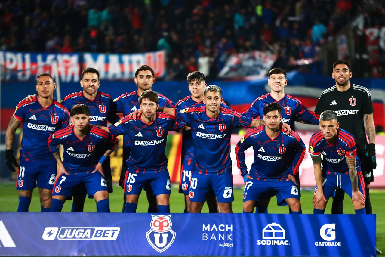 ¿Cómo será la formación de la U para el Superclásico sin Lucas Assadi? (Photosport).