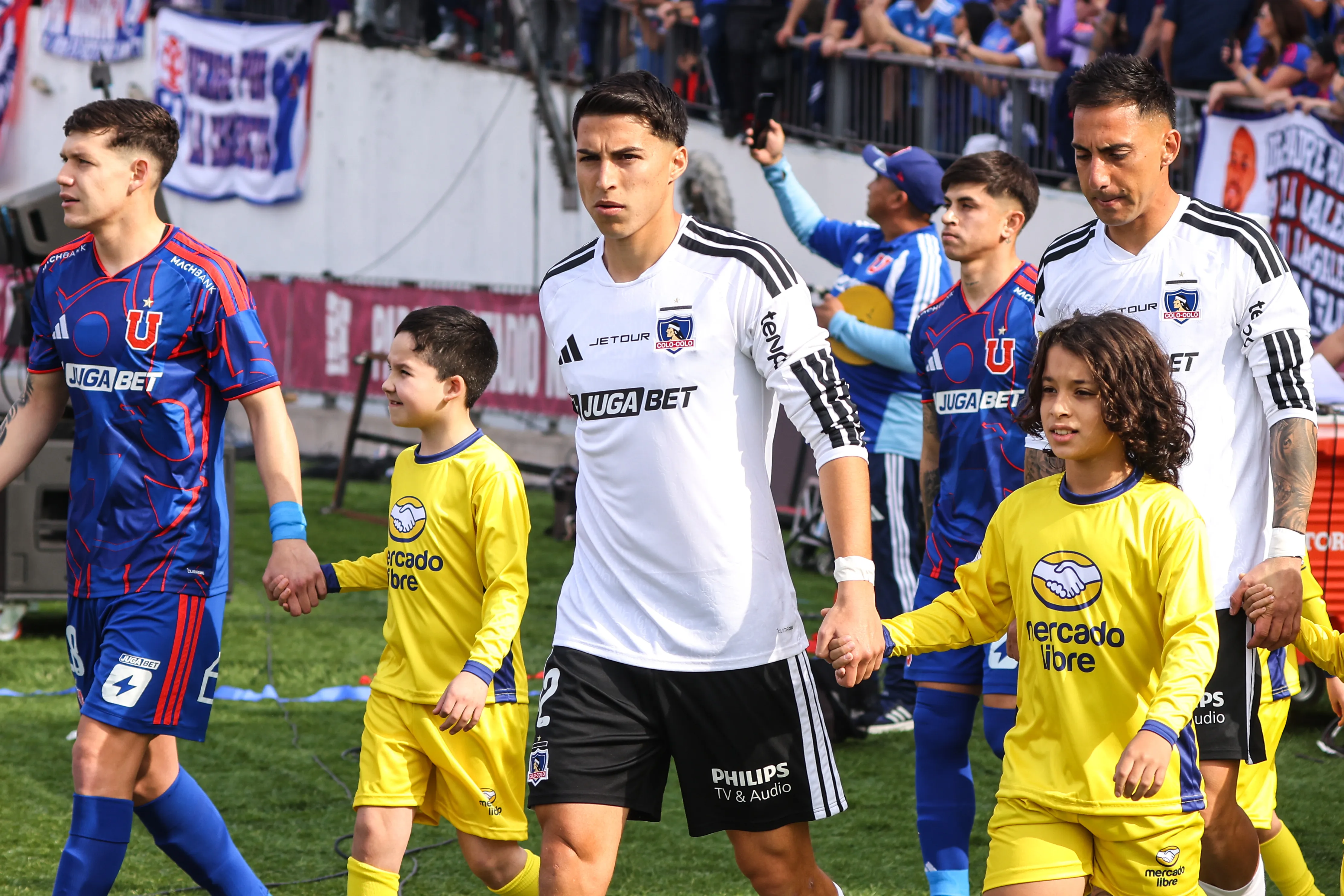 Carlos Caszely se rindió ante Jonathan Villagra en Colo Colo. (Imagen: Photosport)