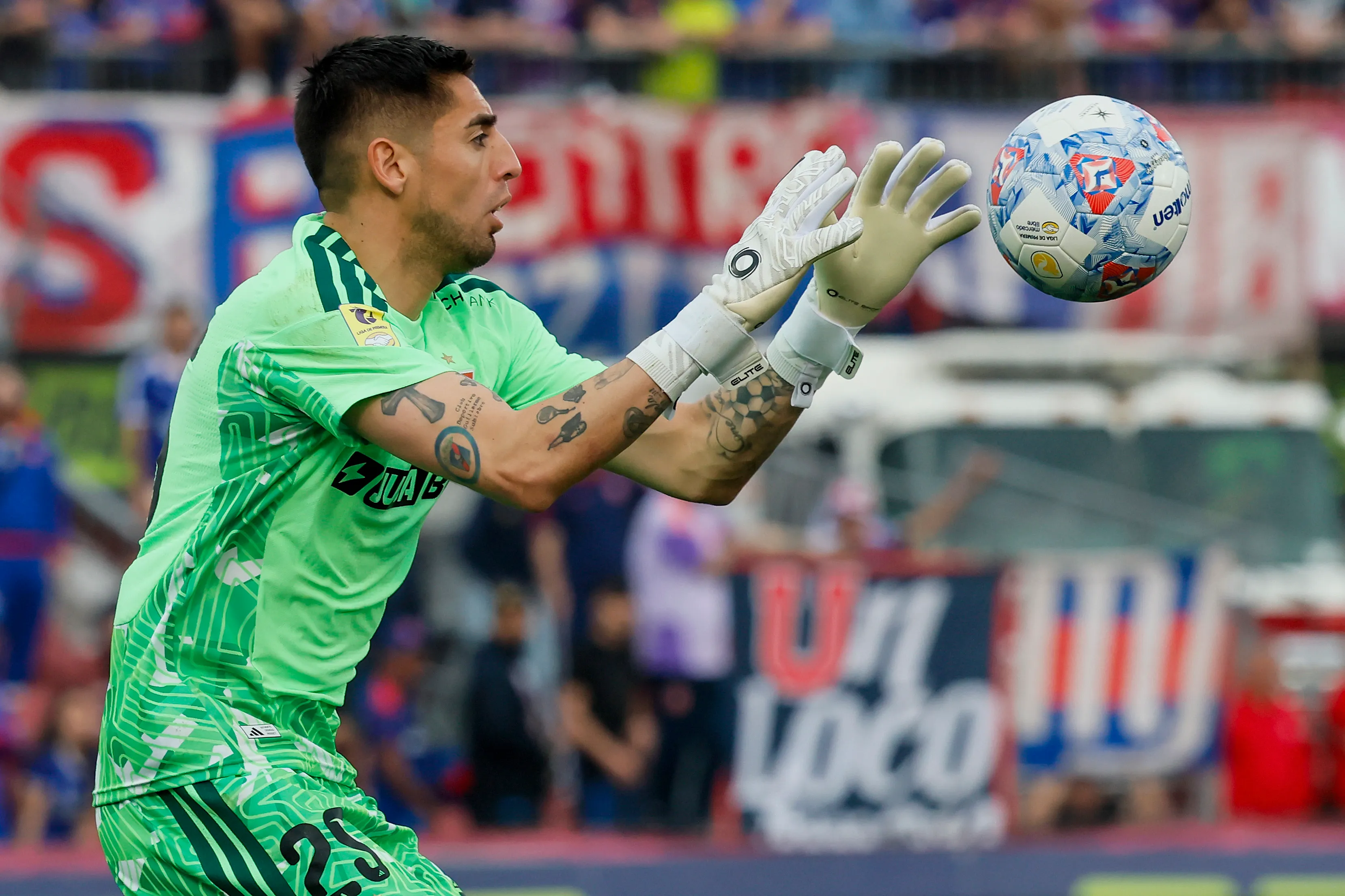 Gabriel Castellón fue defendido por Cristián Caamaño en Universidad de Chile. (Imagen: Photosport)