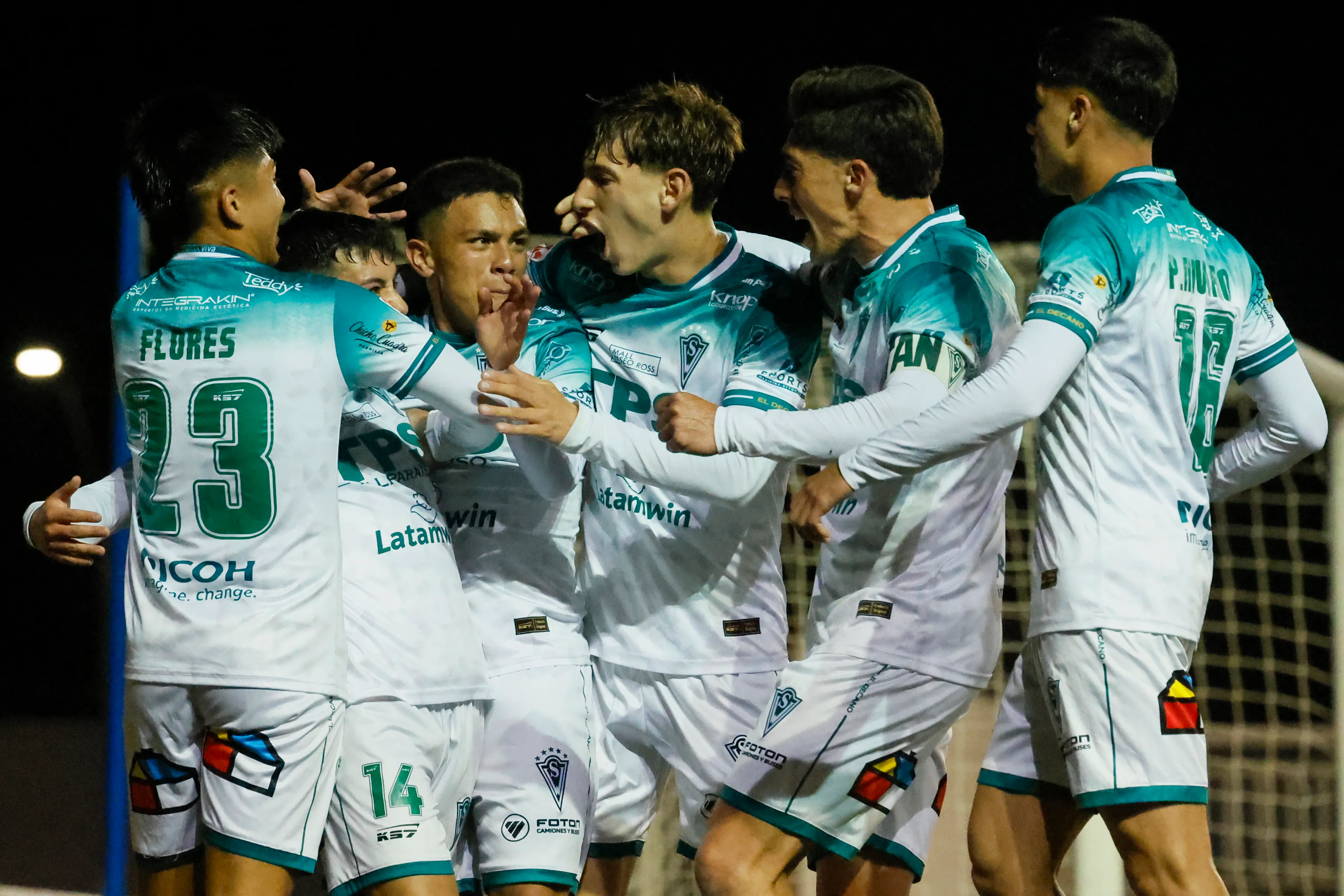 Santiago Wanderers se impuso sobre San Luis de Quillota en la Primera B. (Imagen: Photosport)
