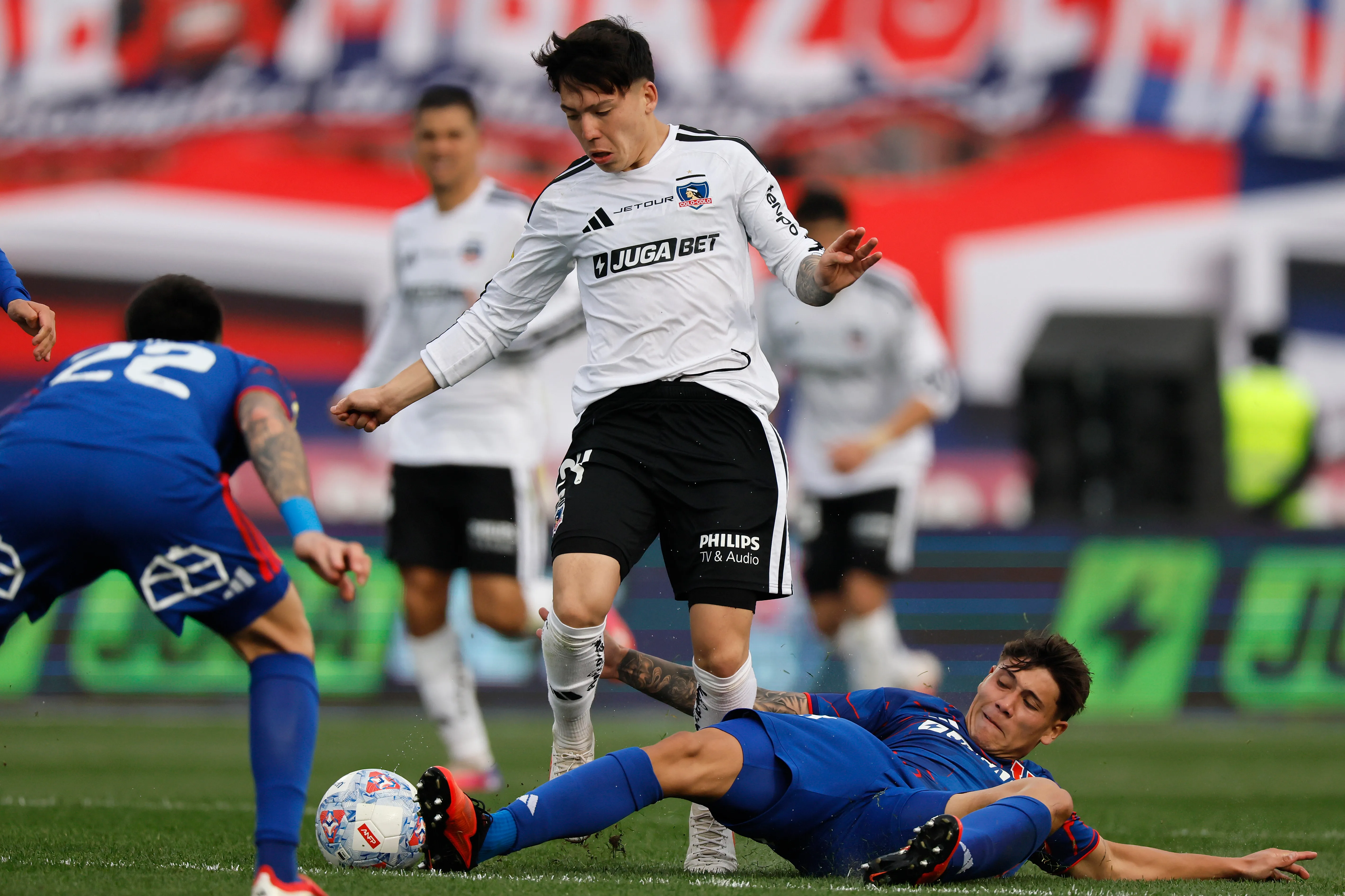 Arturo Vidal quiere a Leandro Hernández en La Roja: la rompe en Colo Colo. (Imagen: Photosport)