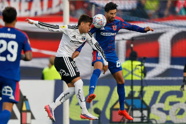 Pinilla le cae con todo a Lucero | Foto: Photosport