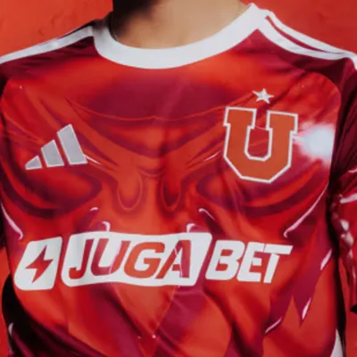 La U presenta nueva camiseta: roja y con un chuncho gigante
