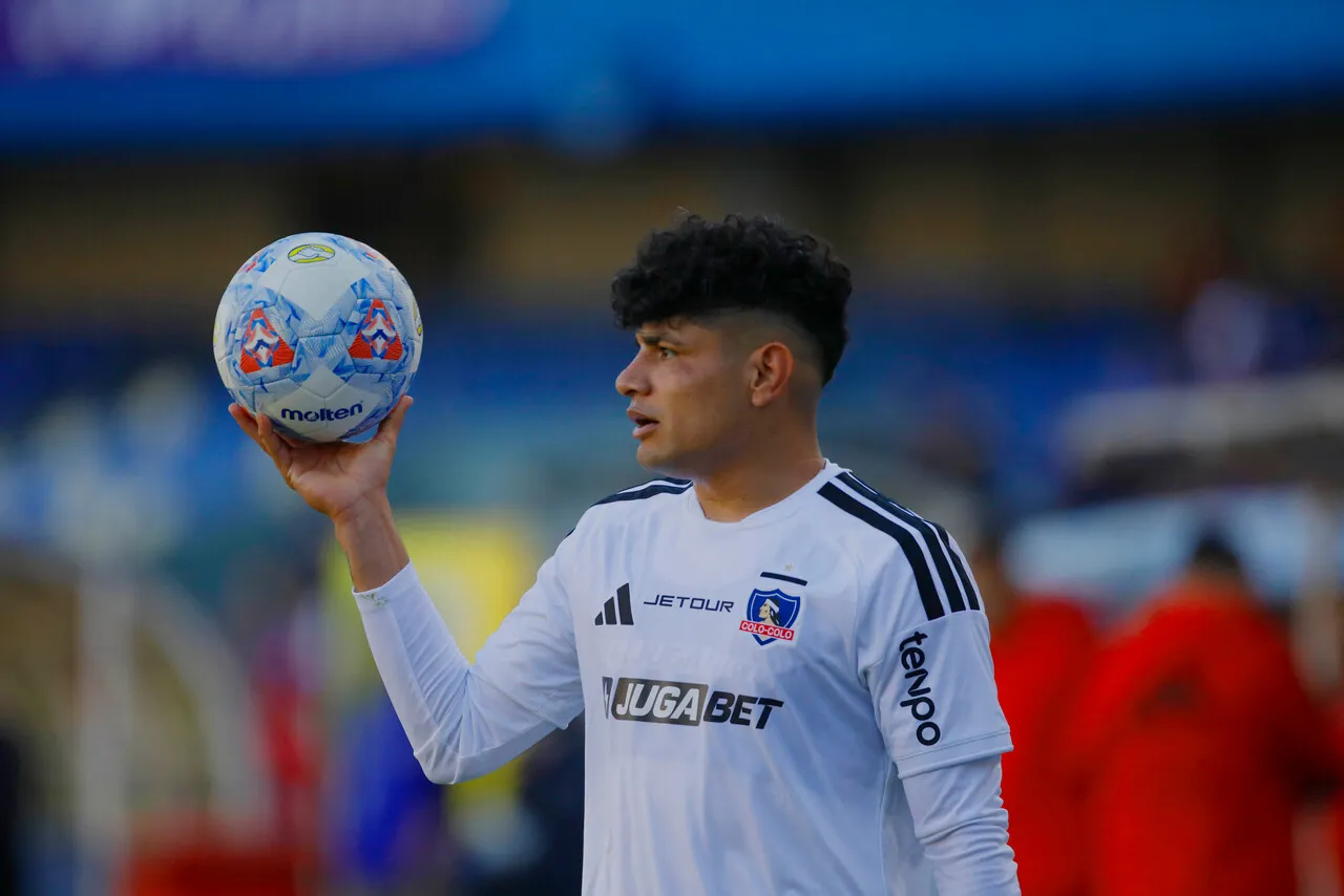 Aquino lo pasa mal en Colo Colo | Foto: Photosport