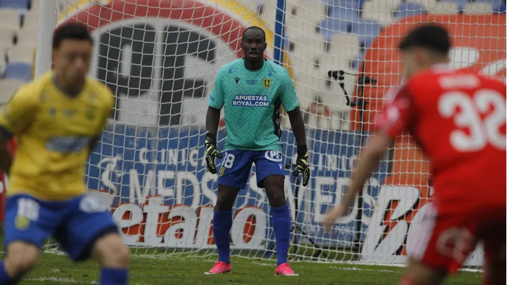 Cecilio Waterman se puso al arco en triunfo ante la U. (Foto: Marco Vázquez/Photosport)
