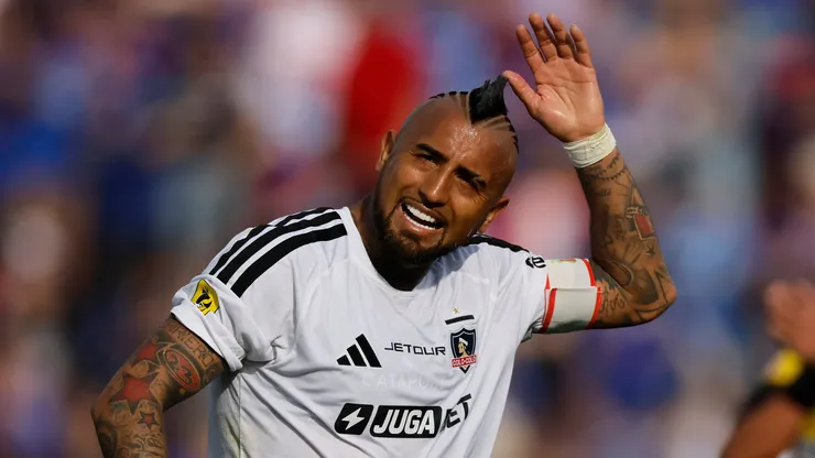 Arturo Vidal encendió alarmas en Colo Colo.