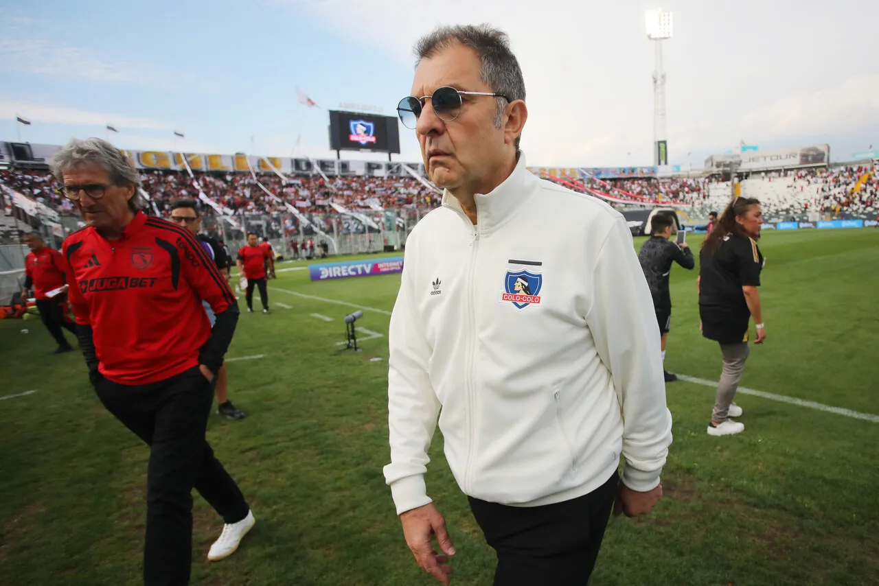 Poli destruyó a Aníbal Mosa en Colo Colo | Foto: Photosport