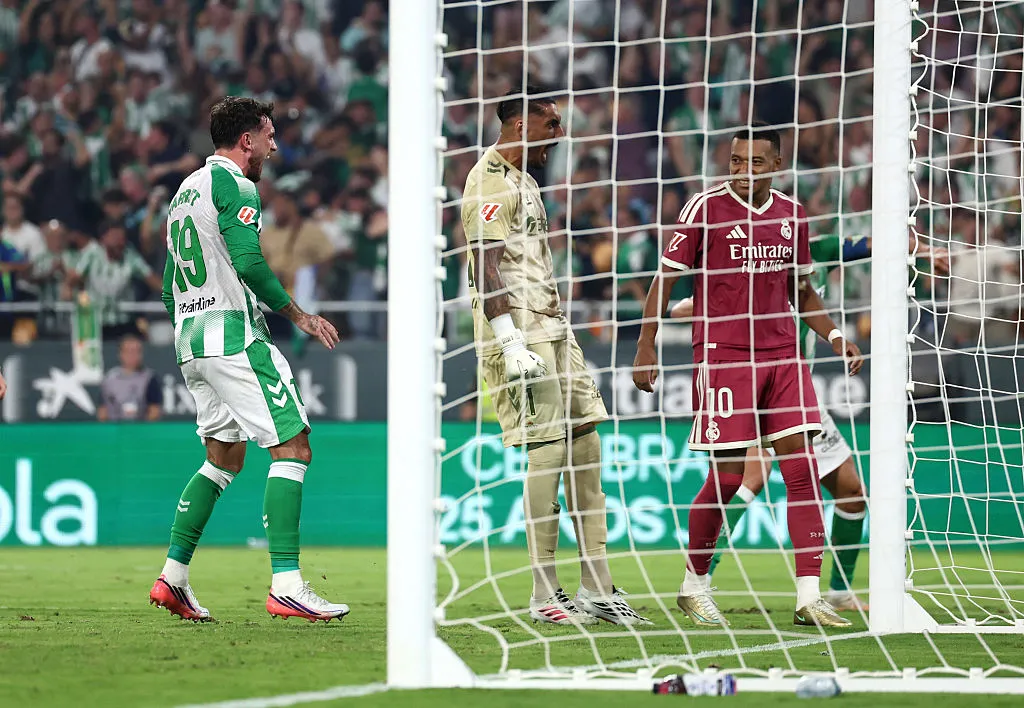 SEVILLE, SPAIN – SEPTEMBER 04: Alvaro Valles of Real Betis Balompie celebrates saving a penalty taken by Kylian Mbappe of Real Madrid during the LaLiga EA Sports 2026/27 match between Real Betis Balompie and Real Madrid at Estadio La Cartuja on September 04, 2026 in Seville, Spain. (Photo by Fran Santiago/Getty Images)